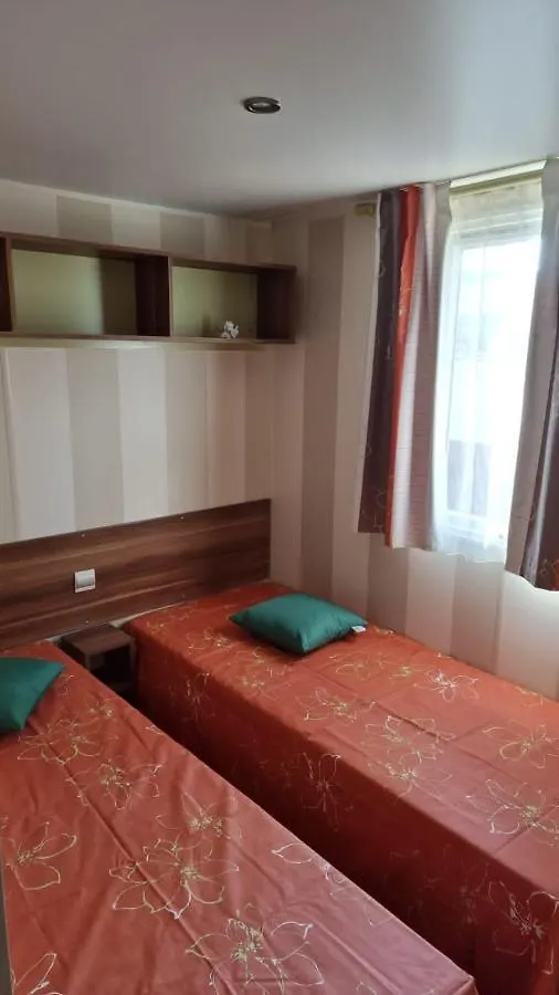 Camping Oasis Village Puget-sur Argens Campsite